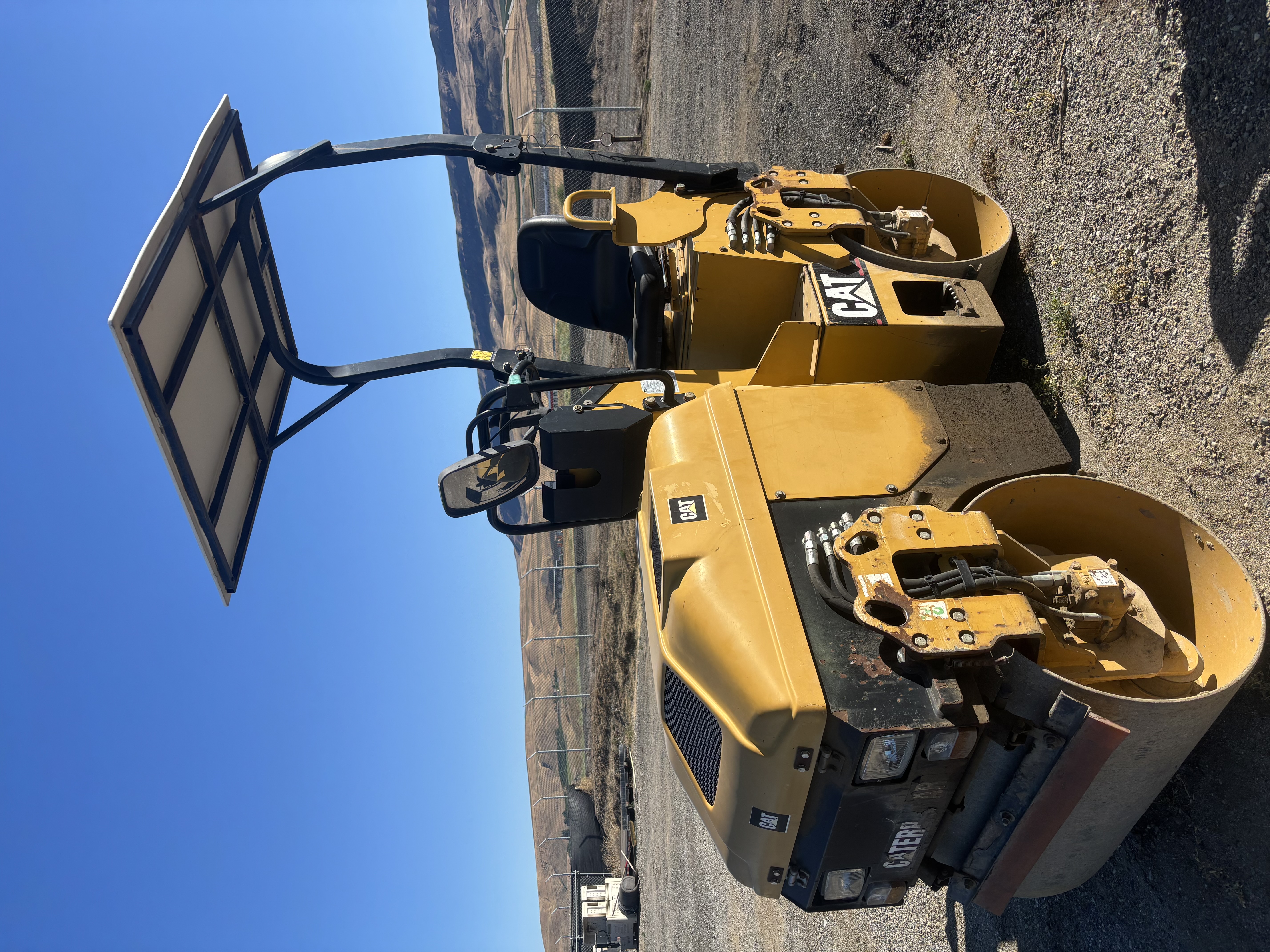 Cat Roller Compactor